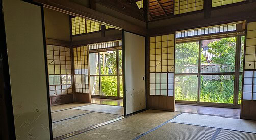 大磯町東小磯 平家一戸建て築80年超え 庭付き貸家募集中