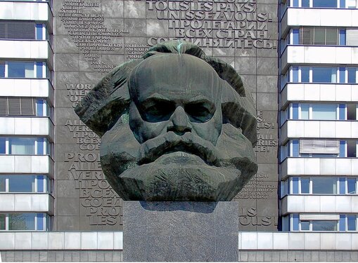 21 février. quand Marx et Engels publiaient le manifeste du Parti communiste