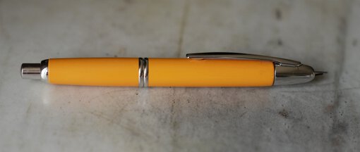Stylo plume Pilot Capless en résine orangée finition platinée - plume en or massif 18 carats