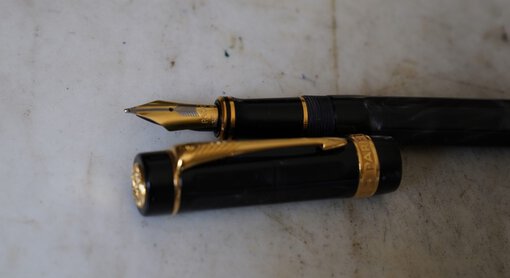 Stylo Plume Parker Duofold Centennial Lucky 8 Édition Spéciale – Plume Or Massif 18 Carats