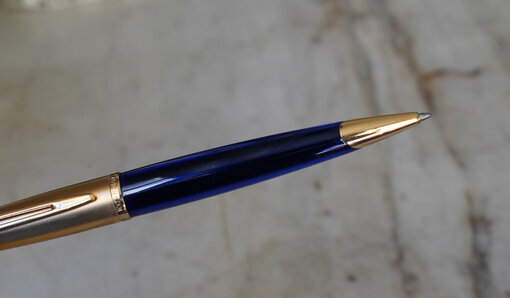 Stylo Bille Waterman Edson en Résine Bleue – Finition Plaqué Or 18 Carats – vue 2