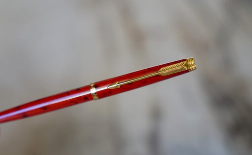 Stylo Bille Parker 75 en Laque Jasper RED & Plaqué Or 18 Carats – vue 2