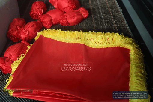 khăn phủ khay trao thưởng, khăn phủ khay trao giải, khăn phủ khay, khăn phủ khay sự kiện, khăn phủ khay lễ trao giải, khăn phủ khay trao huy chương, khăn phủ khay trao bằng khen, khăn phủ khay kỷ niệm chương, khăn phủ khay in logo, may khăn phủ khay trao thưởng, khăn phủ khay cao cấp, khăn phủ khay theo yêu cầu