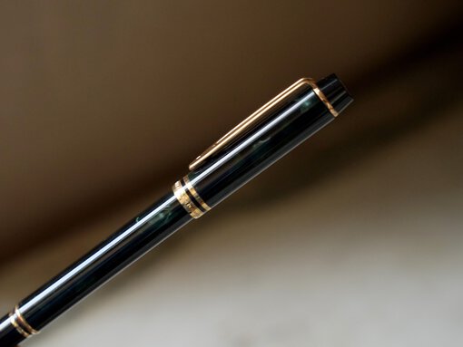 Stylo plume Waterman Man 200 en résine verte marbrée -plume en or massif 18 carats