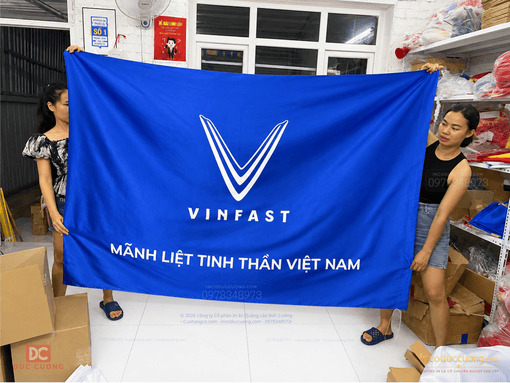 In cờ theo yêu cầu Đức Cường