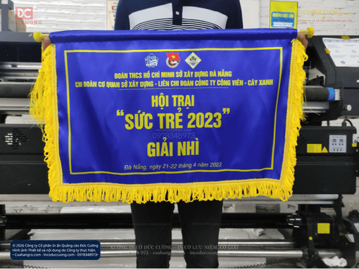 ờ lưu niệm, cờ trao giải, cờ kỷ niệm, cờ giải thưởng, cờ vinh danh, cờ lưu niệm trao tặng, cờ trao thưởng, cờ thi đua, cờ lưu niệm đẹp, cờ trao giải đẹp, đặt cờ lưu niệm, đặt làm cờ lưu niệm, đặt cờ trao giải, đặt làm cờ trao giải, làm cờ lưu niệm theo yêu cầu, làm cờ trao giải theo yêu cầu, in cờ lưu niệm, in cờ trao giải, thiết kế cờ lưu niệm, thiết kế cờ trao giải, sản xuất cờ lưu niệm, sản xuất cờ trao giải, may cờ lưu niệm, cờ lưu niệm giải thể thao, cờ trao giải thể thao, cờ trao giải bóng đá, cờ giải bóng đá, cờ trao giải cầu lông, cờ giải tennis, cờ giải golf, cờ giải chạy, cờ giải marathon, cờ lưu niệm hội thao, cờ trao giải hội thao, cờ lưu niệm cuộc thi, cờ trao giải cuộc thi, cờ trao giải văn nghệ, cờ lưu niệm sự kiện, cờ lưu niệm hội nghị, cờ lưu niệm kỷ niệm thành lập, cờ lưu niệm đại hội, cờ trao giải phong trào, cờ lưu niệm cho doanh nghiệp, cờ lưu niệm cho đối tác, cờ lưu niệm cho khách hàng, cờ lưu niệm đơn vị, cờ lưu niệm trường học, cờ lưu niệm câu lạc bộ, cờ lưu niệm đội nhóm, cờ lưu niệm giải đấu, cờ trao giải nhất, cờ trao giải nhì, cờ trao giải ba, cờ vô địch, cờ á quân, cờ lưu niệm bằng vải, cờ trao giải bằng vải, cờ lưu niệm vải satin, cờ lưu niệm vải phi bóng, cờ lưu niệm thêu, cờ lưu niệm in logo, cờ lưu niệm viền tua rua, cờ tam giác lưu niệm, cờ đuôi nheo trao giải, cờ đuôi nheo lưu niệm, giá cờ lưu niệm, báo giá cờ lưu niệm, giá cờ trao giải, báo giá cờ trao giải, cờ lưu niệm giá rẻ, cờ trao giải giá rẻ, cờ lưu niệm cao cấp, cờ trao giải cao cấp, nơi làm cờ lưu niệm, địa chỉ làm cờ lưu niệm, xưởng sản xuất cờ lưu niệm, xưởng may cờ lưu niệm, công ty làm cờ trao giải, mua cờ lưu niệm, đặt cờ số lượng lớn, đặt làm cờ lưu niệm theo yêu cầu, đặt may cờ trao giải theo yêu cầu, in logo lên cờ lưu niệm, làm cờ lưu niệm cho giải thể thao, sản xuất cờ trao giải số lượng lớn, cờ lưu niệm dành cho doanh nghiệp, cờ trao giải cho sự kiện thể thao, cờ lưu niệm có in logo theo yêu cầu, thiết kế và sản xuất cờ trao giải, xưởng may cờ lưu niệm giá tốt, cờ trao giải đẹp theo yêu cầu, làm cờ vô địch cho giải đấu, cờ lưu niệm cho chương trình sự kiện