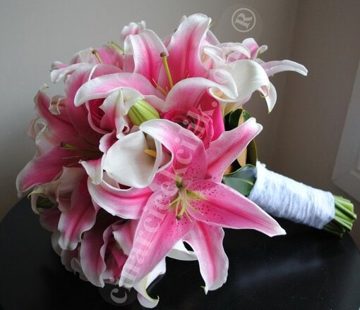 Beyaz Gala Pembe Lilyum Gelin Buketleri