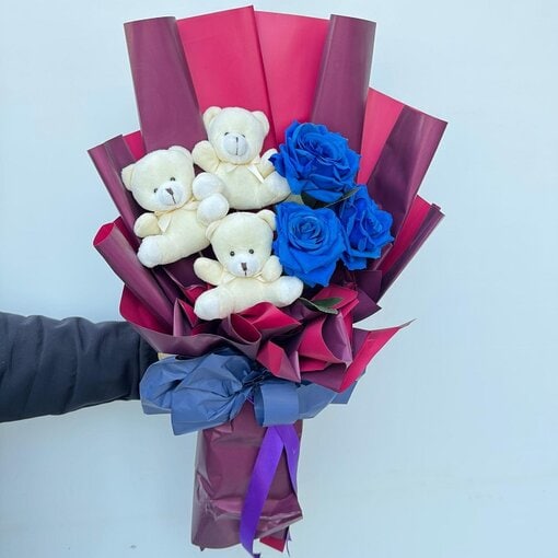 Peluş Ayı ve Mavi Gül Buketi