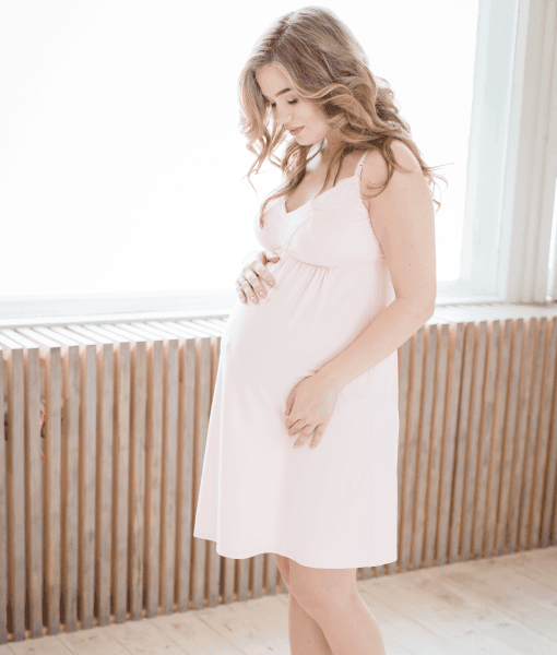 Нежно-розовая сорочка для будущих и кормящих мам Monika