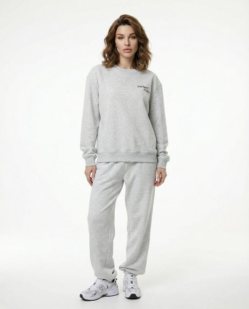 Свитшот с бордовой вышивкой Perfect Match — изображение 4