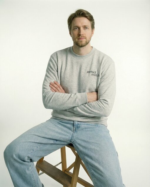 Свитшот с серой вышивкой Perfect Match — изображение 8