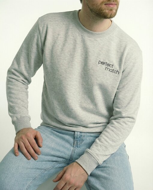 Свитшот с серой вышивкой Perfect Match — изображение 7