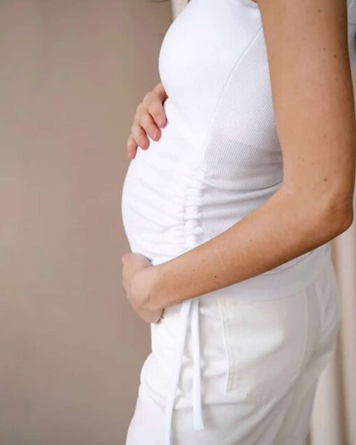 Белая майка для будущих и кормящих мам Kim — изображение 7