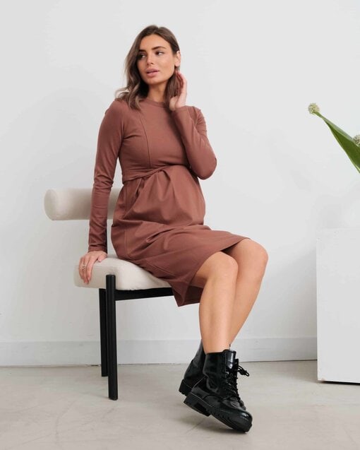 Шоколадное платье для беременных и кормящих Amanda — изображение 7