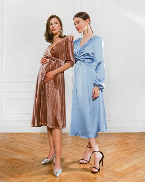 Бежевое бархатное платье для будущих и кормящих мам Diamond — изображение 6