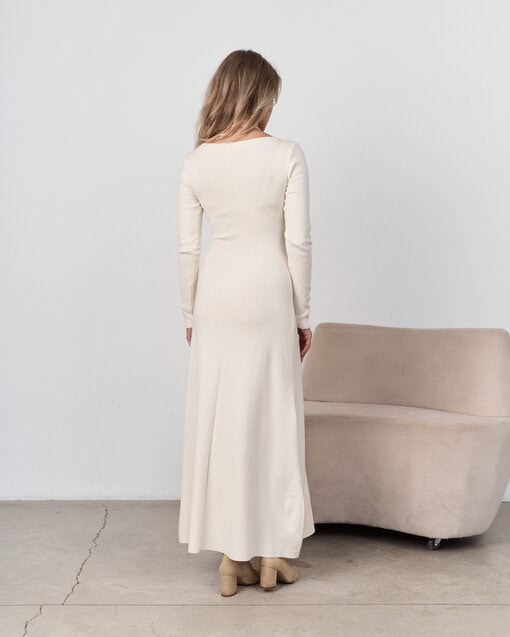 Молочное теплое макси платье Liana — изображение 11