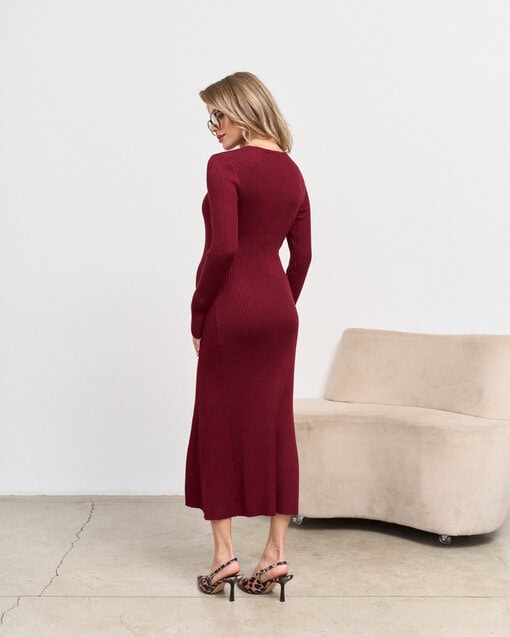 Бордовое платье из трикотажа в рубчик Riana — изображение 11