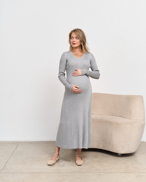Серое платье из трикотажа в рубчик Riana — изображение 7