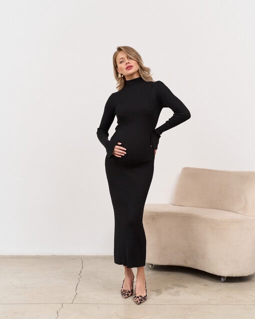 Черное платье из трикотажа в рубчик Kiss — изображение 3