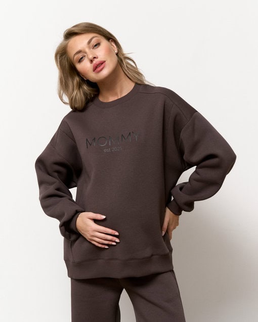 Кофейный теплый свитшот для будущих и кормящих мам MOMMY est 2025