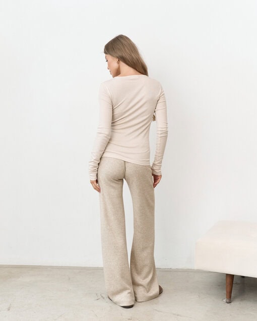 Бежевый базовый тёплый лонгслив Klark Warm — изображение 6