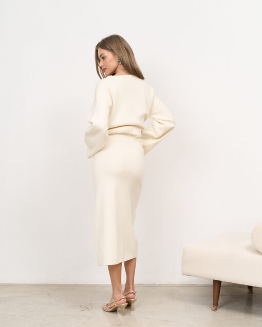 Молочный вязаный костюм с юбкой и джемпером Rosaline — изображение 21