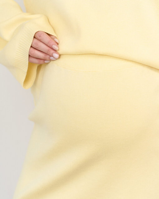 Желтый вязаный костюм с мини-юбкой и джемпером Toffee — изображение 4