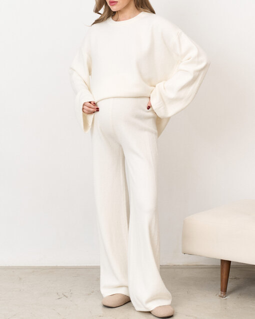 Молочный вязаный костюм с брюками и джемпером Cozy — изображение 14