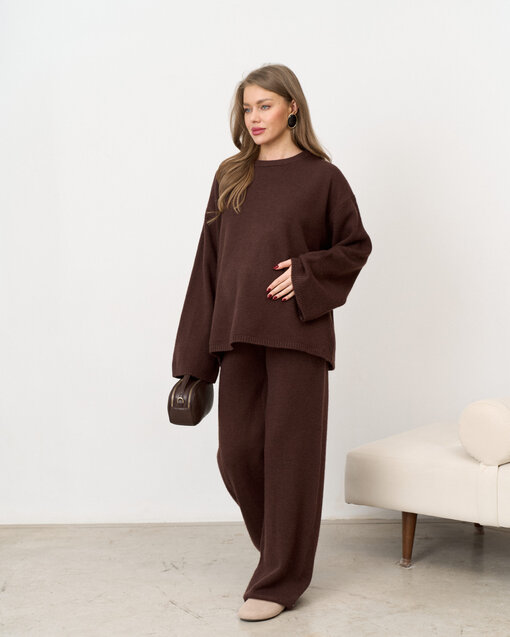 Шоколаный вязаный костюм с брюками и джемпером Cozy — изображение 5