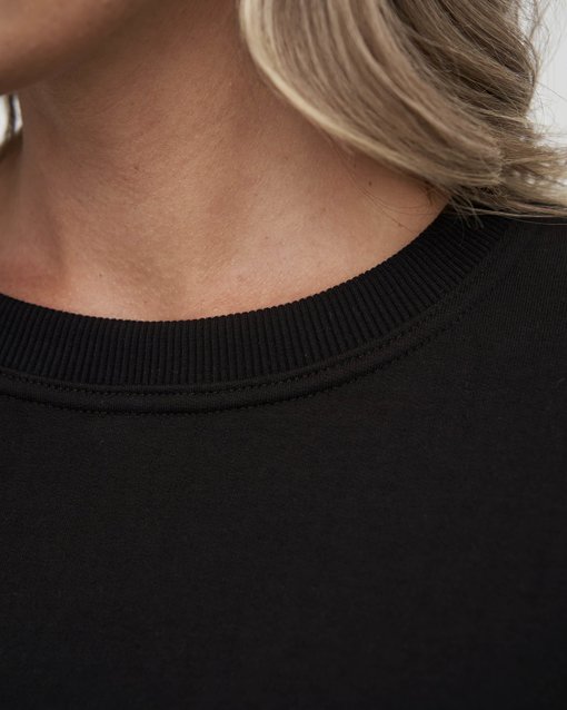 Черный теплый лонгслив для беременных и кормящих мам Odri — изображение 4