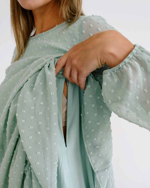 Фисташковое воздушное платье для будущих и кормящих мам Bellini — изображение 2