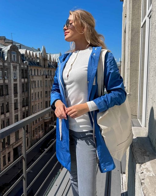 Голубая легкая парка для будущих и кормящих мам Mollis