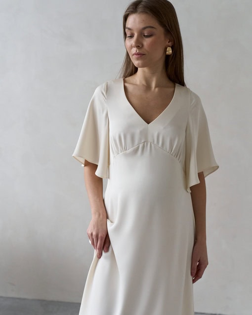 Молочное атласное платье для будущих мам Malena — изображение 8