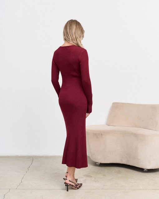 Бордовое платье из трикотажа в рубчик Riana — изображение 13