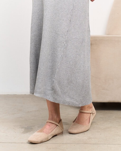 Серое платье из трикотажа в рубчик Riana — изображение 6