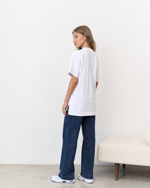 Белая футболка для мам Mommy est 2026 — изображение 7