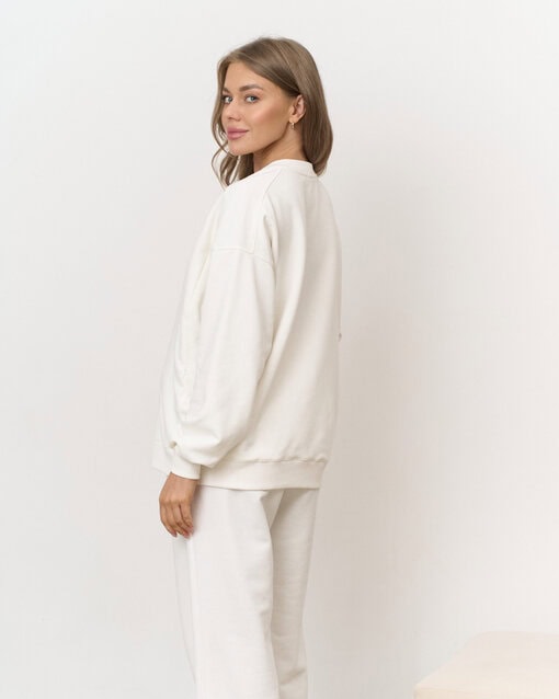 Молочный свитшот для будущих и кормящих мам MOMMY est 2026 — изображение 10