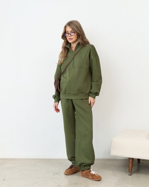 Тёплый свитшот в цвете хаки для будущих и кормящих мам Hot Mom Club — изображение 7