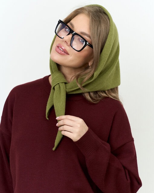 Зеленая вязаная косынка Wolly