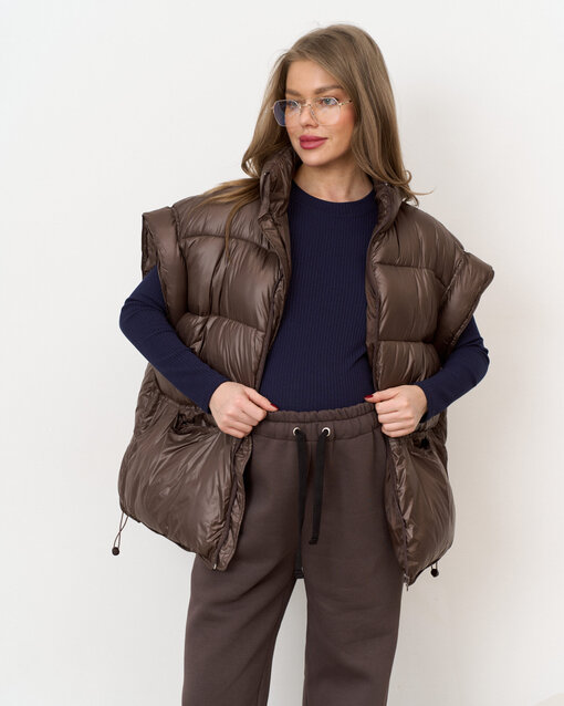 Коричневый тёплый жилет Weekend — изображение 14