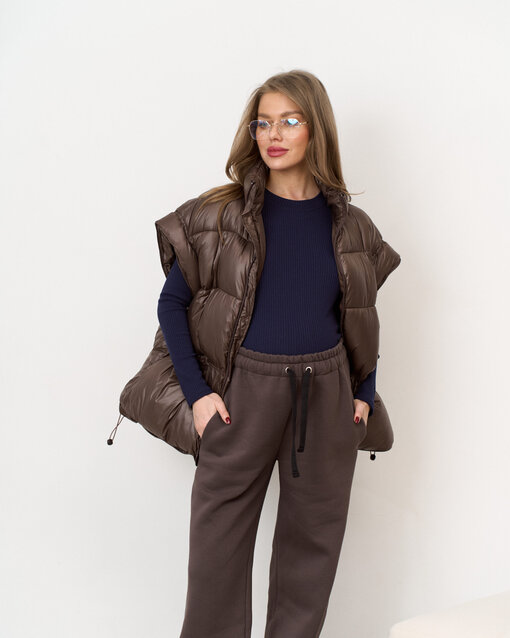 Коричневый тёплый жилет Weekend — изображение 13