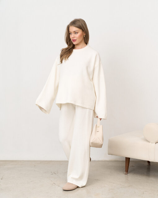 Молочный вязаный костюм с брюками и джемпером Cozy — изображение 6