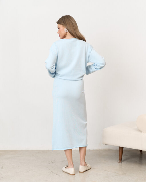 Голубой вязаный костюм с юбкой и джемпером Amber — изображение 15