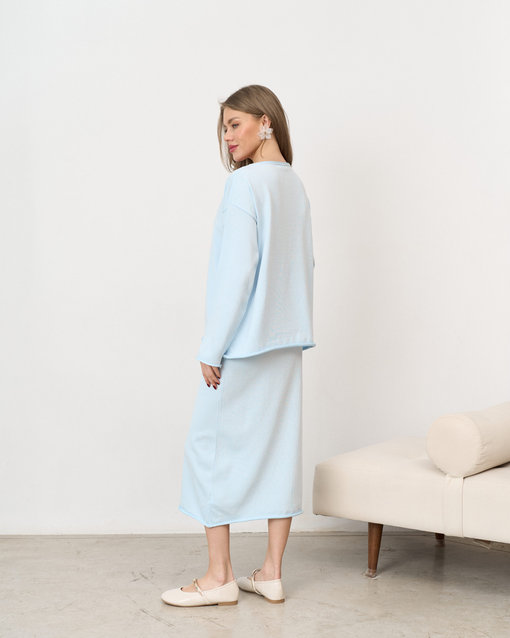 Голубой вязаный костюм с юбкой и джемпером Amber — изображение 10