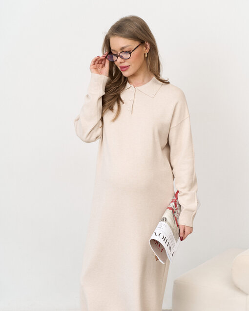 Молочное вязаное платье-поло для беременных Nova — изображение 4