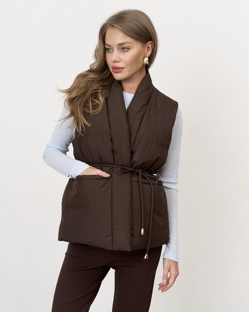 Шоколадный тёплый жилет с поясом Juniper