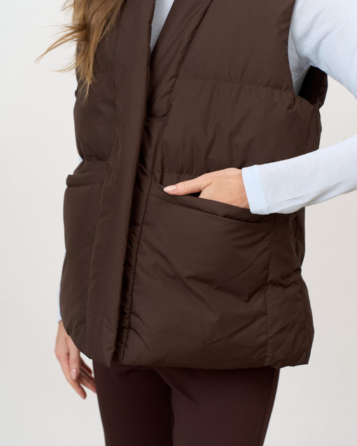 Шоколадный тёплый жилет с поясом Juniper — изображение 9