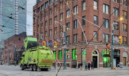 TTC issues update on streetcar power network repairs at King and Spadina due to garbage truck incident