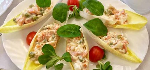 FullSizeRender 520x245 - Łódki z liści cykorii.