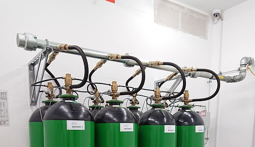 サーバールームと発電機